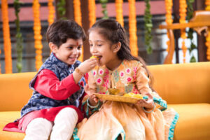90 साल बाद शुभ संयोग बना रक्षाबंधन का जानें इस दिन क्या क्या है राखी