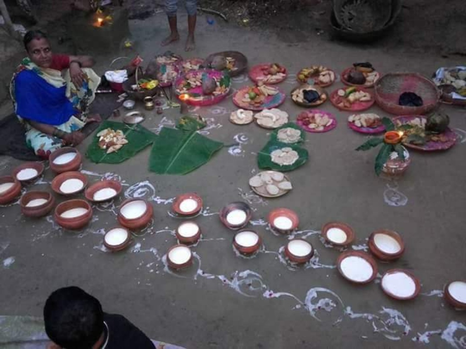 मिथिला के रहस्यमयी चौरचन त्यौहार का रहस्य: जानें क्यों चंद्रमा की पूजा से मिलती है अद्भुत समृद्धि!