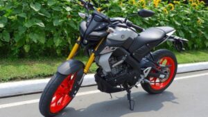 कॉलेज बाइक्स 2024, बेस्ट बाइक कॉलेज स्टूडेंट्स, Yamaha MT-15 V2, Honda Hornet 2.0, TVS Apache RTR 160 4V, Bajaj Pulsar NS160, Suzuki Gixxer SF, 2024 बाइक फीचर्स, कॉलेज बाइक सेलेक्शन

